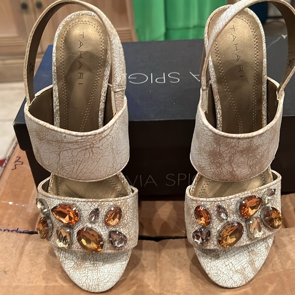 Tahari Allie Jeweled Stacked Heel Sandal in Bone Patterned Leather Sz 8 … - Picture 4 of 16